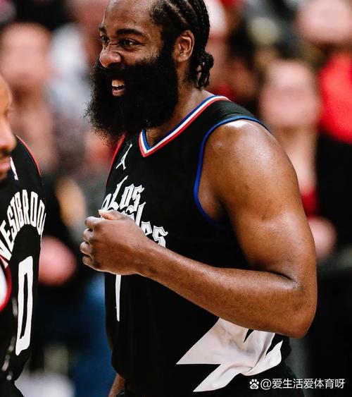 罗体：莫拉塔与妻子再陷情感危机，两人都删了简介中对方信息（罗体：莫拉塔与妻子感情再起风波，双方已在简介中互删彼此信息）