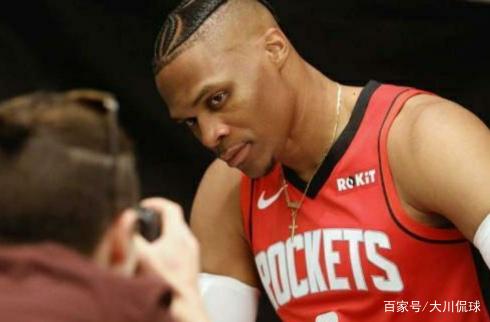 记者：拜仁、曼联有意巴莱巴，球员更希望留英超加盟红魔（记者：巴莱巴获拜仁与曼联青睐，更愿留英超投奔红魔）