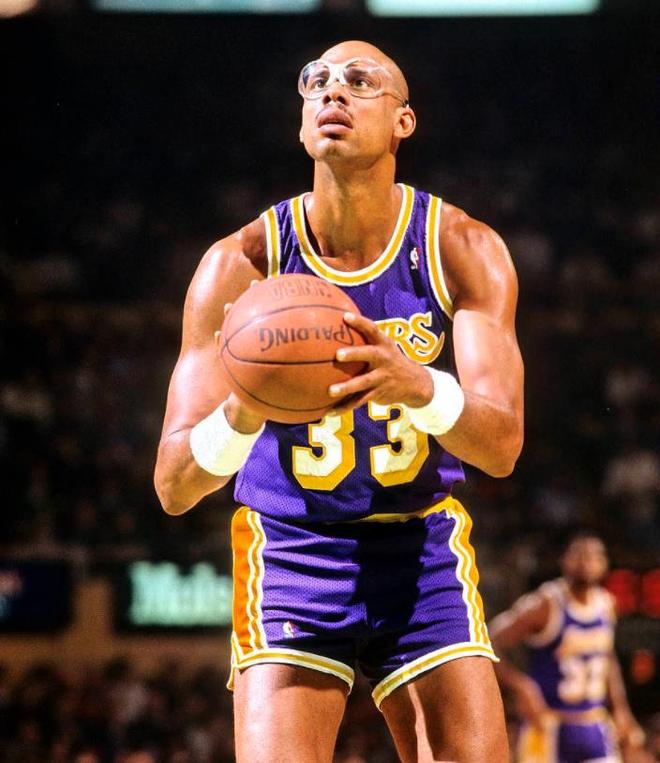 张知垚到北汽男篮之后的正式比赛初体验（张知垚加盟北汽男篮后的正式赛场首秀）